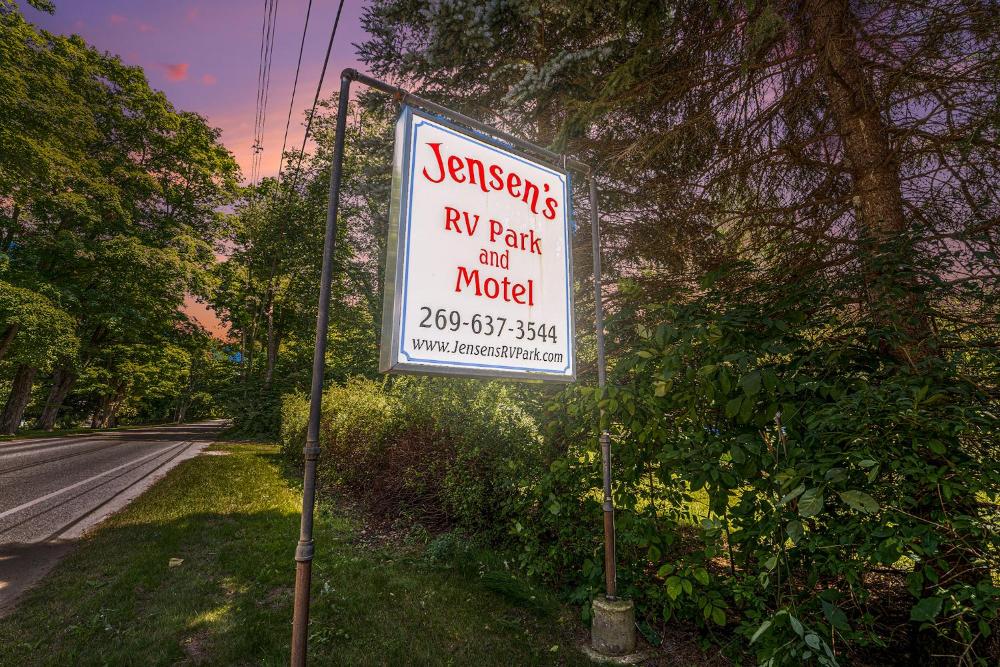 Jensen's RV Park and Motel